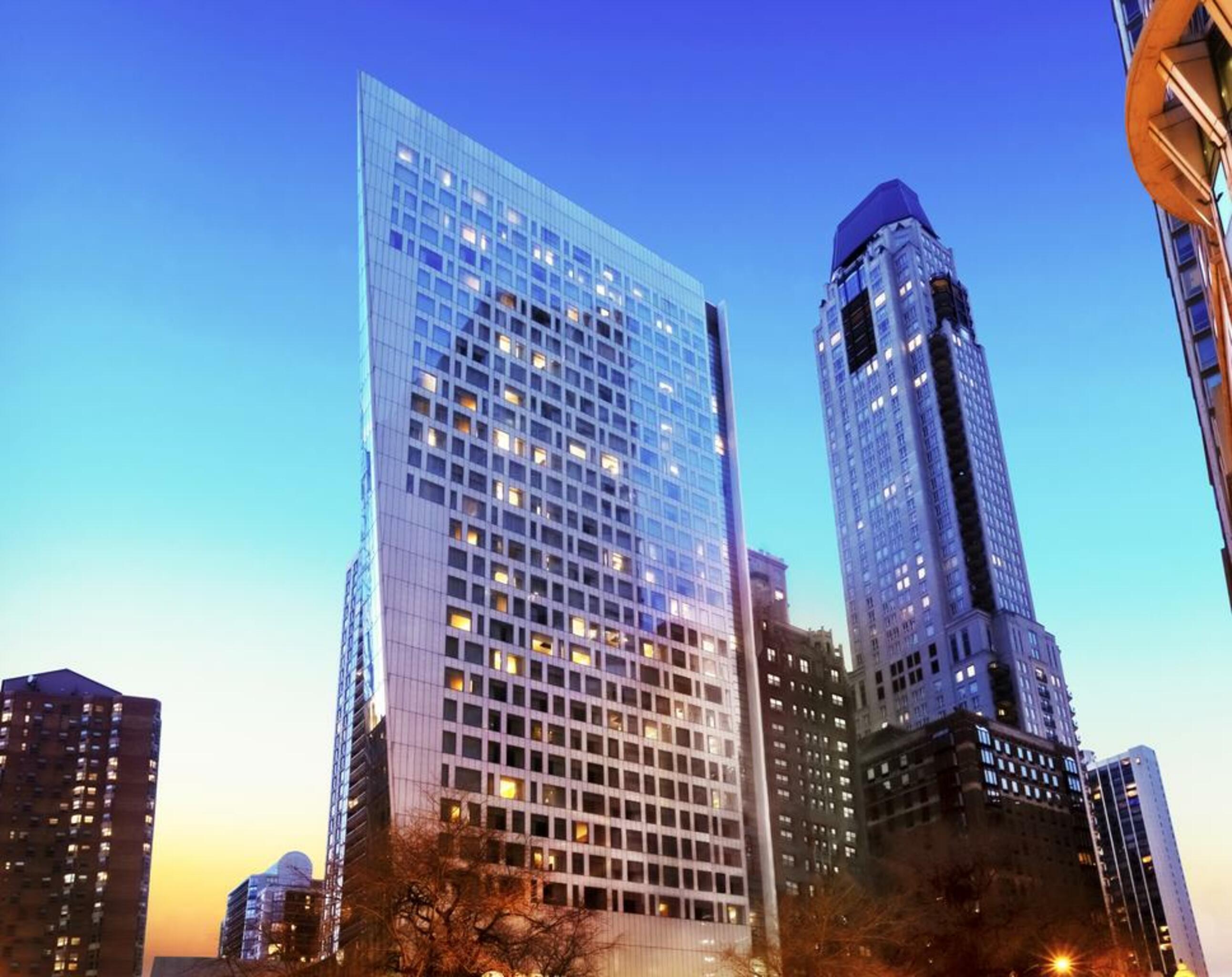 Sofitel Chicago Magnificent Mile Hotel Luaran gambar The Standard East Village