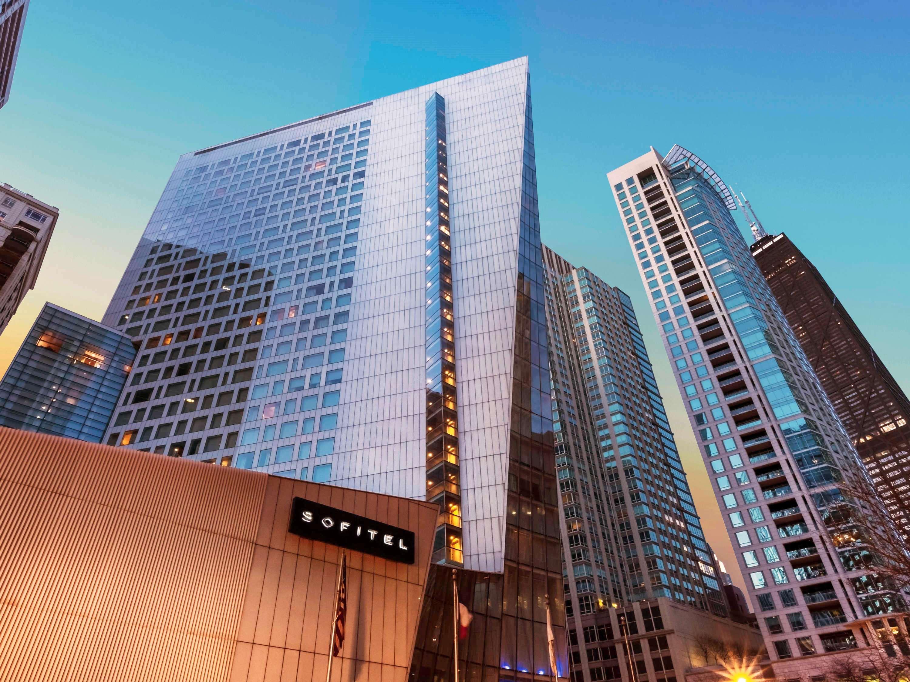Sofitel Chicago Magnificent Mile Hotel Luaran gambar The Ritz-Carlton, Chicago