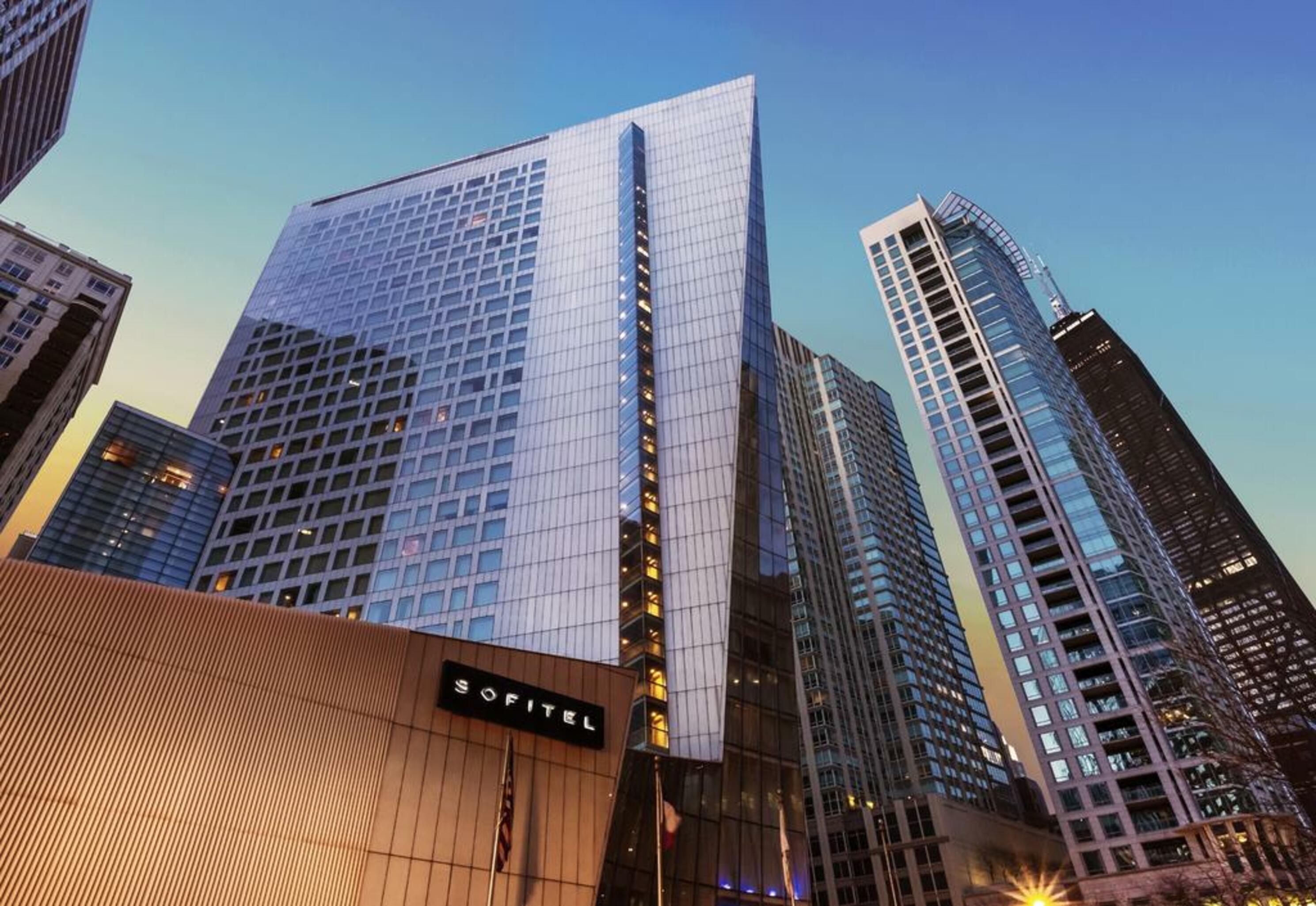 Sofitel Chicago Magnificent Mile Hotel Luaran gambar The hotel in 2014