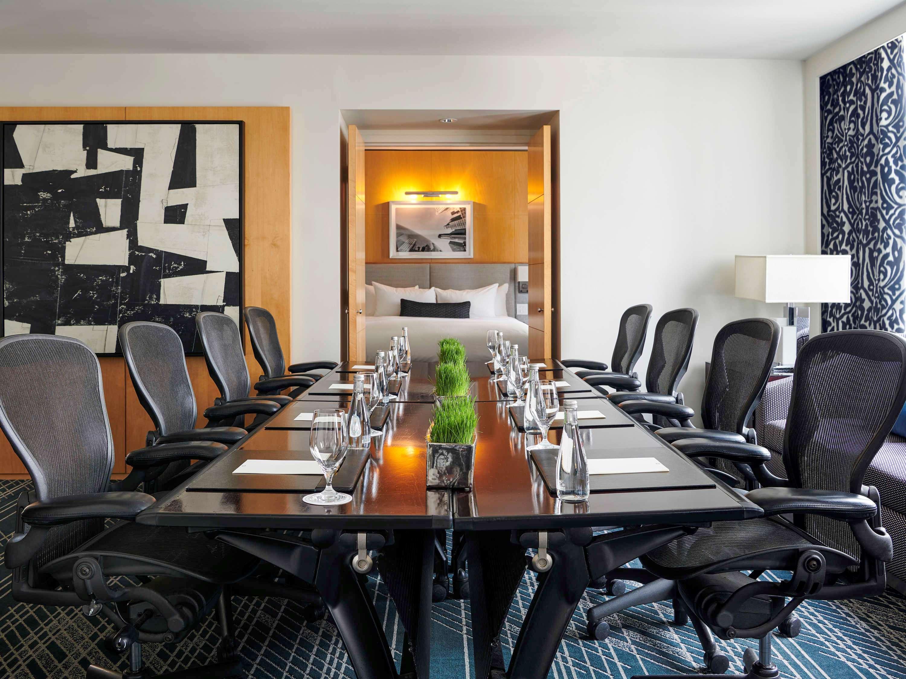 Sofitel Chicago Magnificent Mile Hotel Luaran gambar Boardroom at the Westin Palace, Madrid
