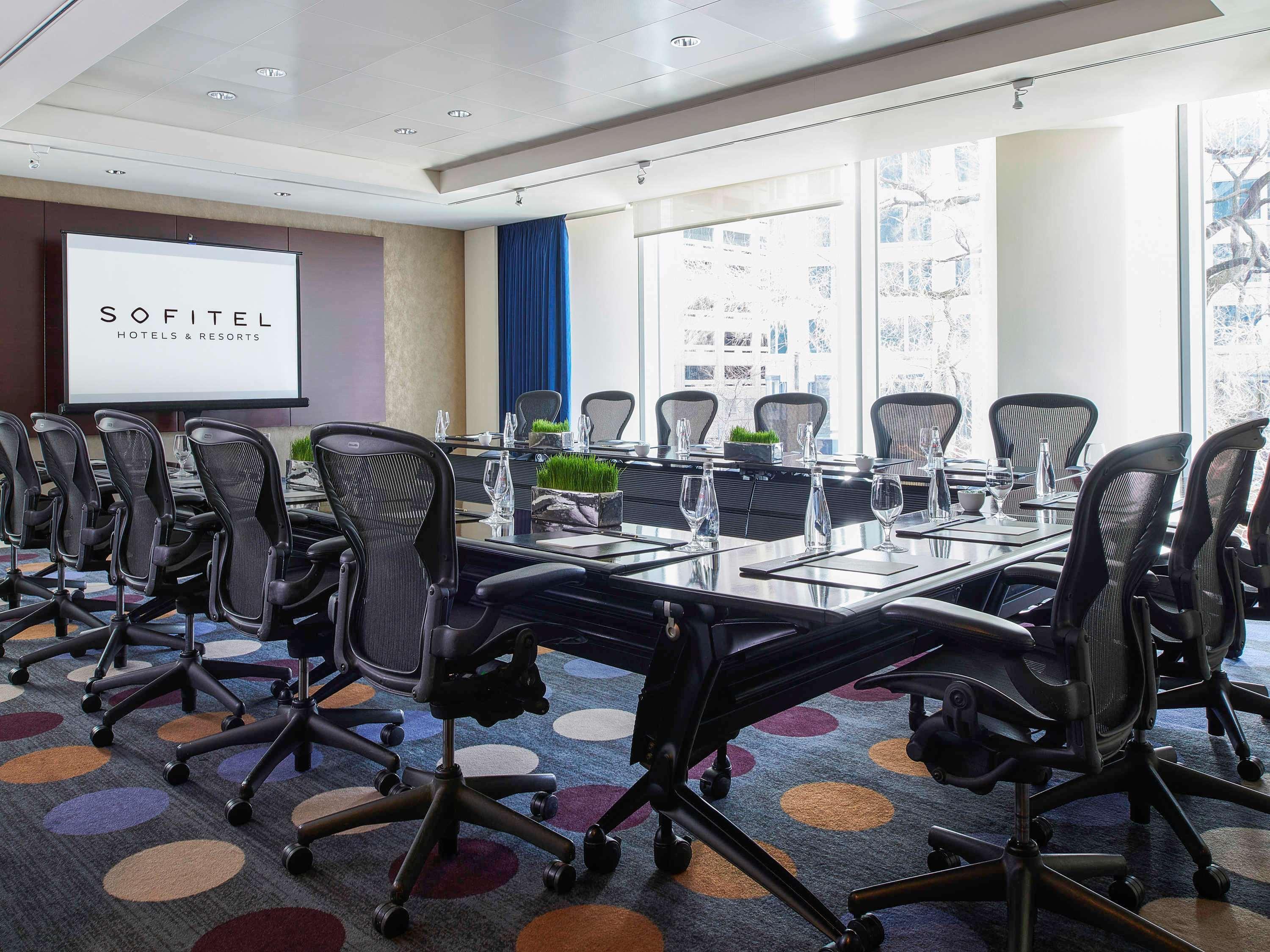 Sofitel Chicago Magnificent Mile Hotel Luaran gambar Meeting room