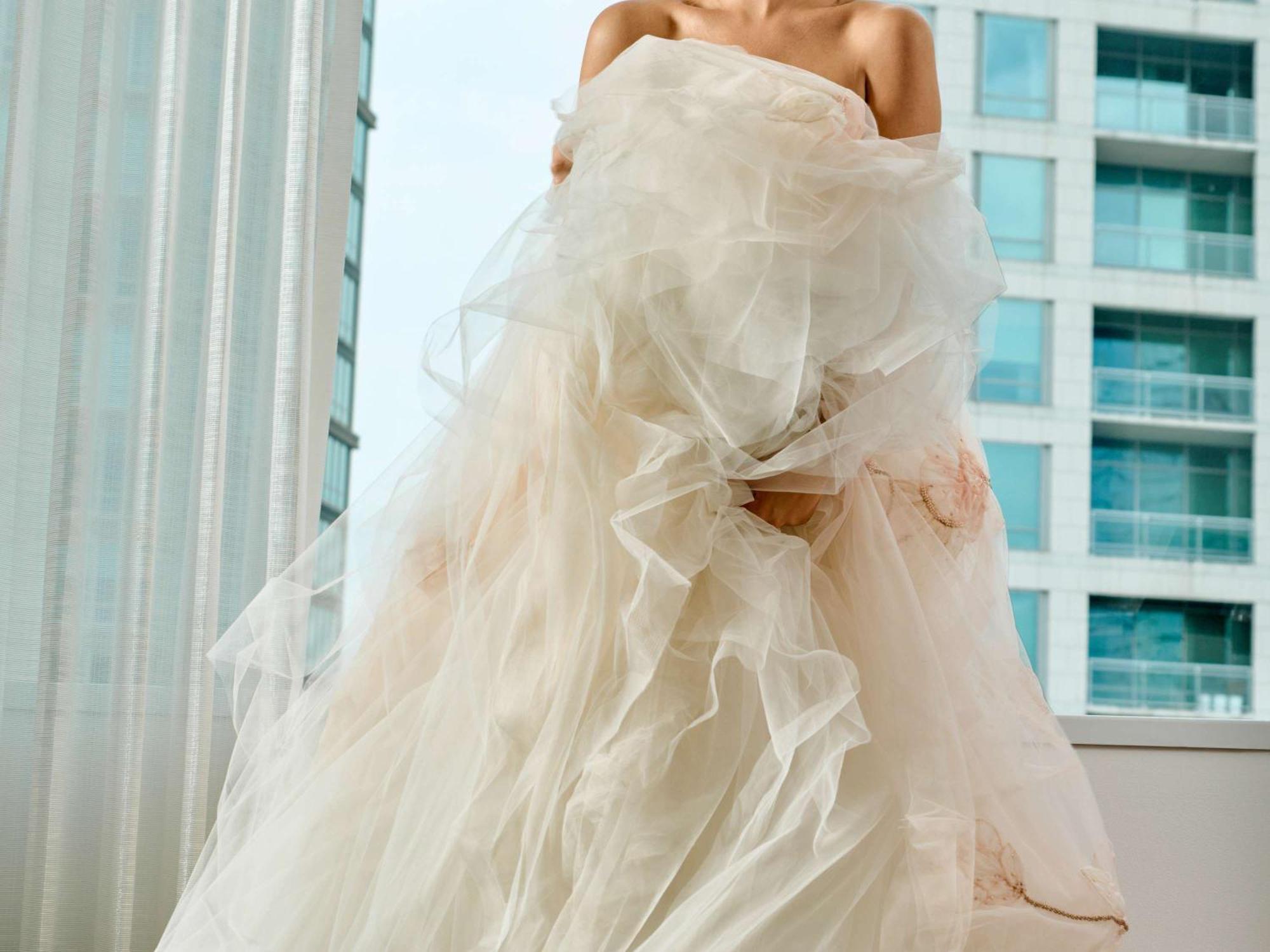 Sofitel Chicago Magnificent Mile Hotel Luaran gambar A wedding dress