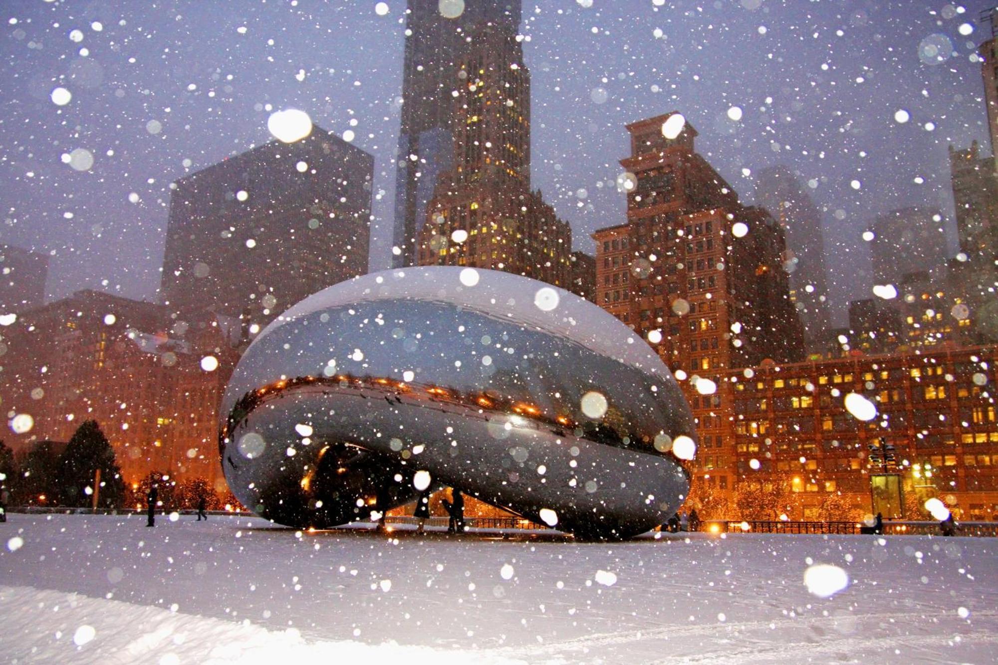 Sofitel Chicago Magnificent Mile Hotel Luaran gambar The Cloud Gate in Chicago, Illinois, United States