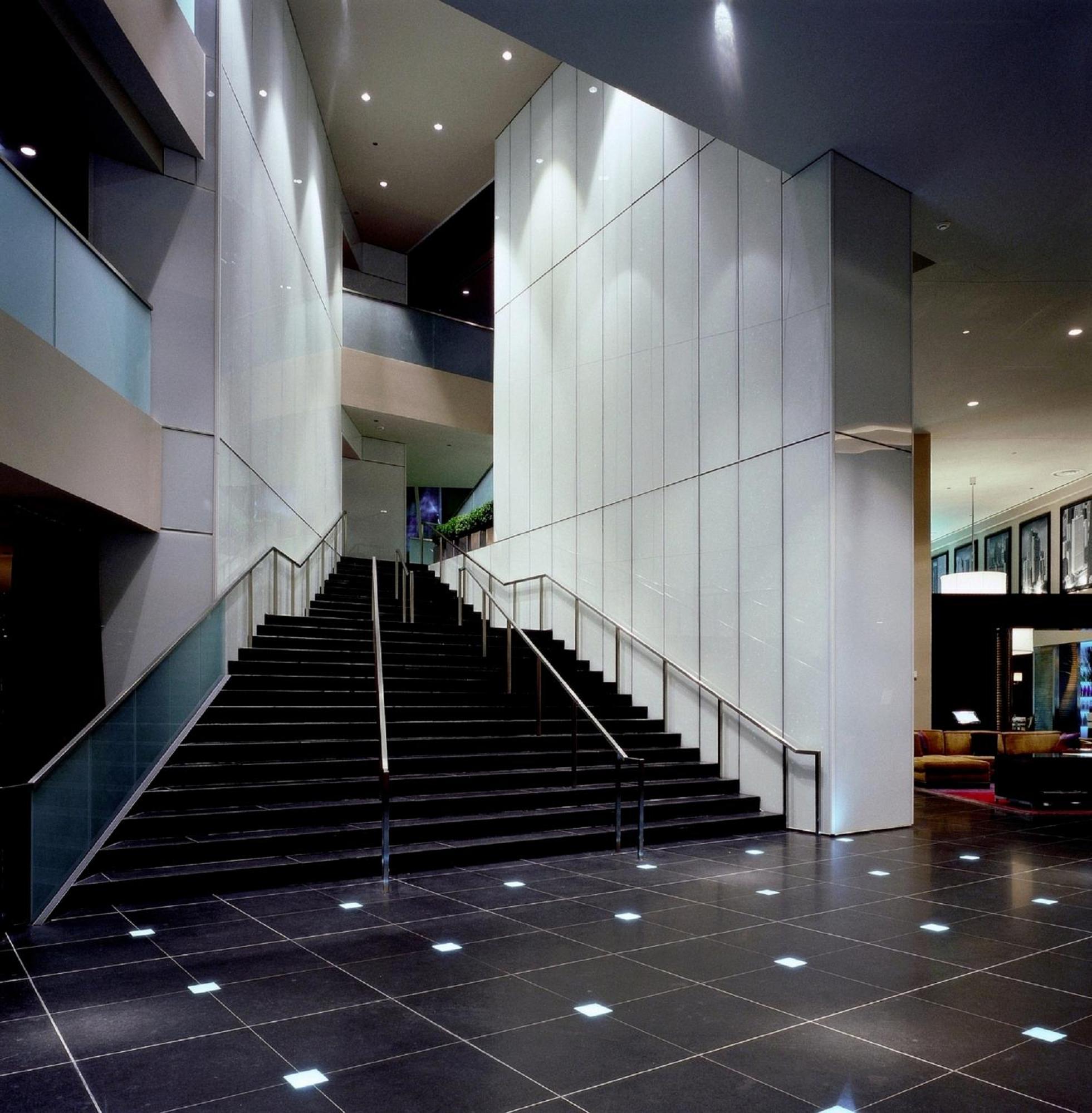 Sofitel Chicago Magnificent Mile Hotel Dalaman gambar Interior of the hotel